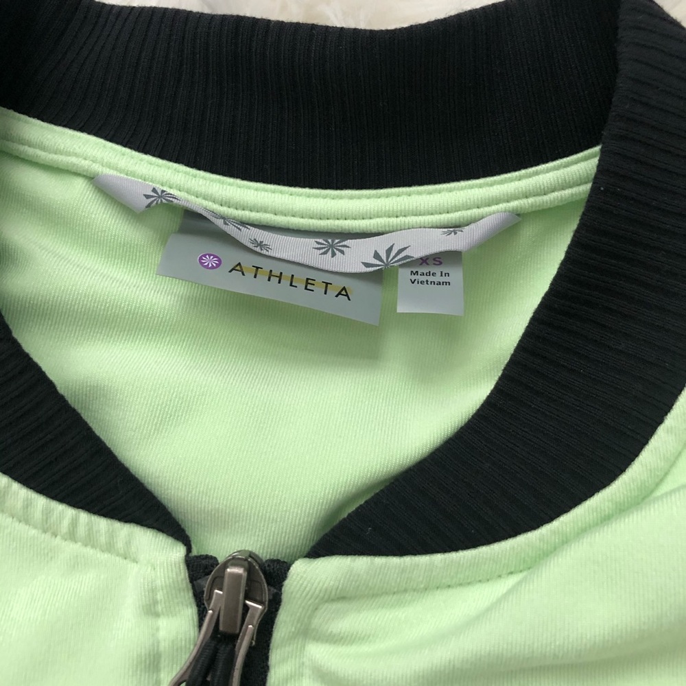 Athleta Bombtastic green bomber jacket XS - Picture 5 of 6